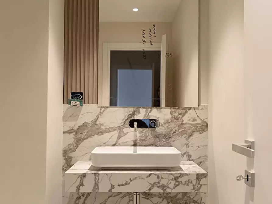 Immagine 5 di Appartamento in vendita  a Chieti