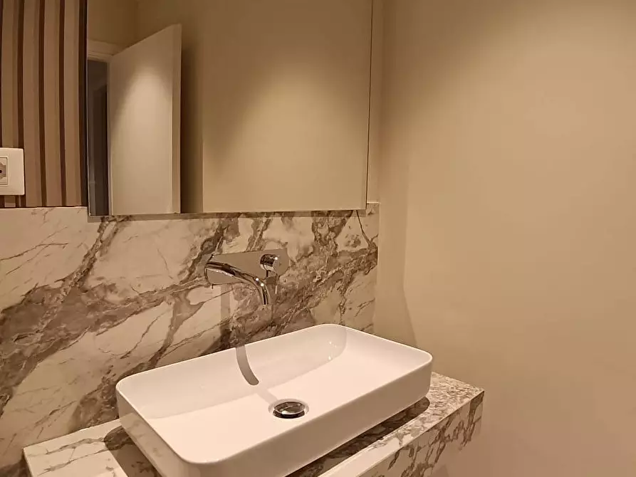 Immagine 16 di Appartamento in vendita  a Chieti