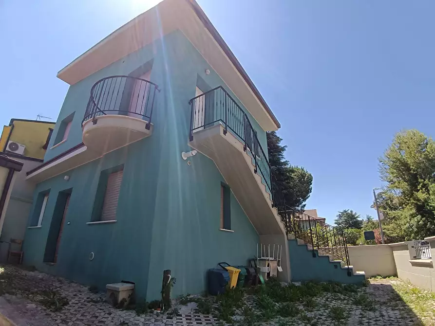 Immagine 11 di Casa indipendente in vendita  a Chieti