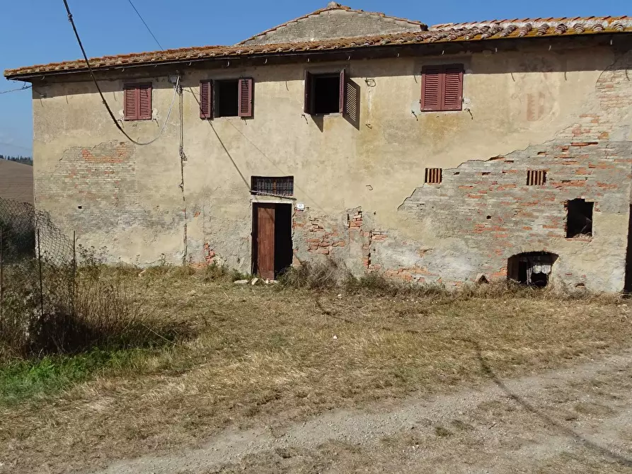 Immagine 30 di Rustico / casale in vendita  a Capraia E Limite