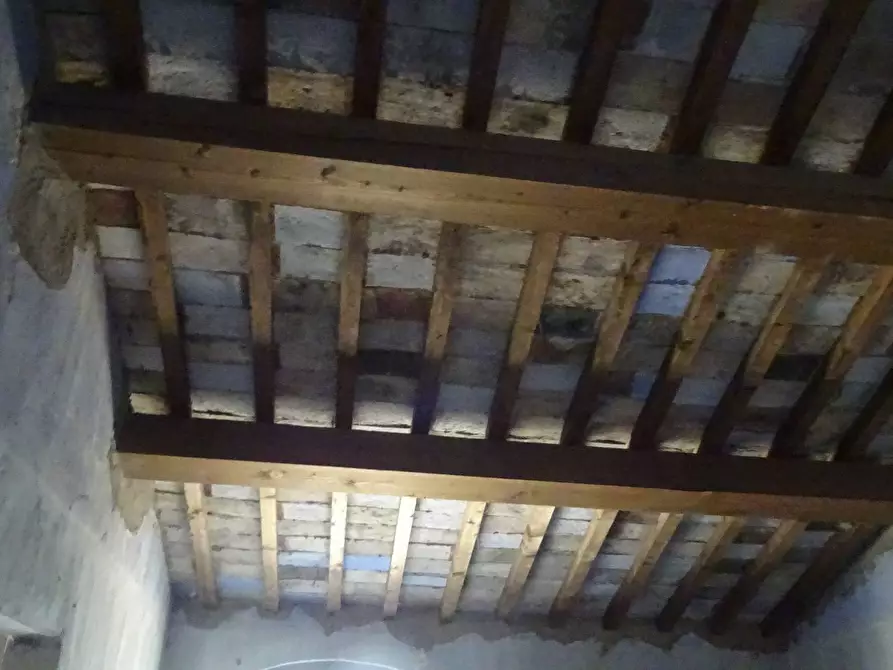 Immagine 10 di Rustico / casale in vendita  a Capraia E Limite