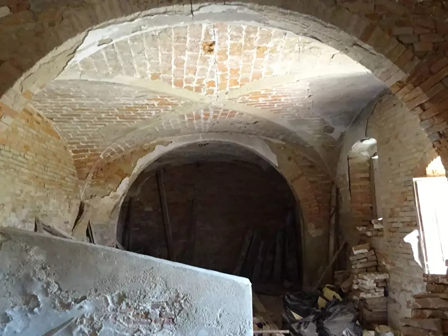 Immagine 17 di Rustico / casale in vendita  a Capraia E Limite