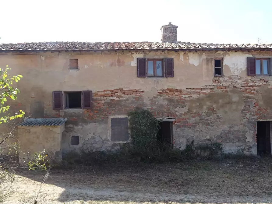 Immagine 19 di Rustico / casale in vendita  a Capraia E Limite