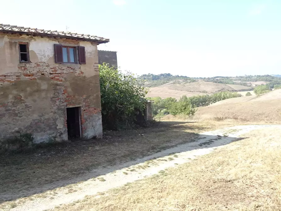 Immagine 20 di Rustico / casale in vendita  a Capraia E Limite