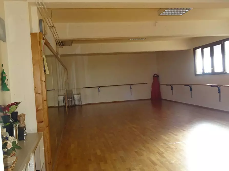 Immagine 4 di Magazzino   a Montespertoli