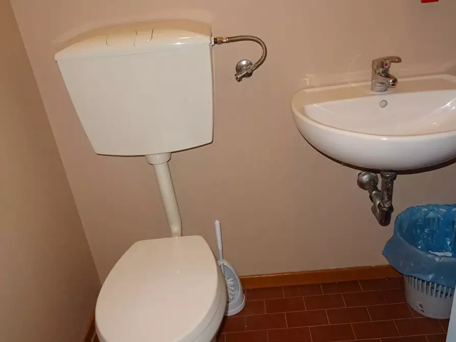 Immagine 8 di Magazzino   a Montespertoli