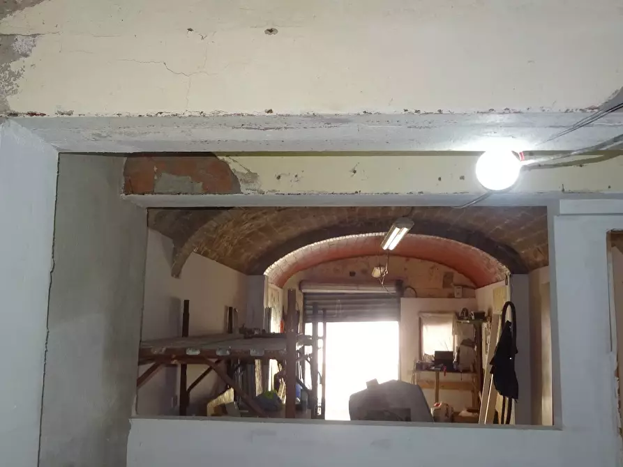 Immagine 3 di Magazzino in vendita  a Impruneta