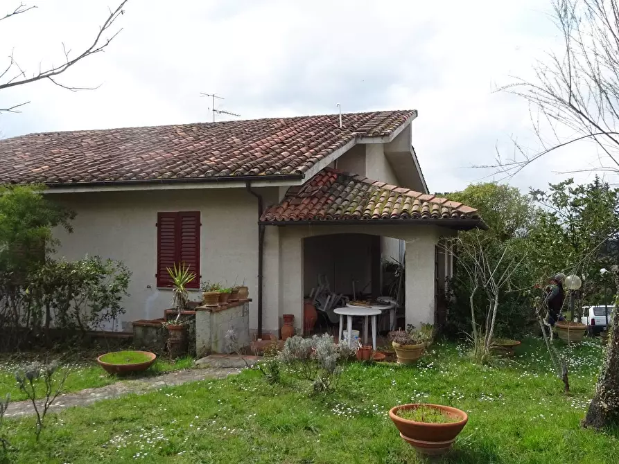 Immagine 28 di Villa in vendita  a Montespertoli