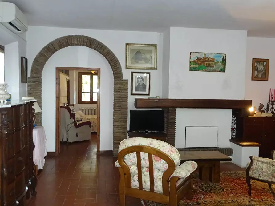 Immagine 28 di Villa in vendita  a Montespertoli