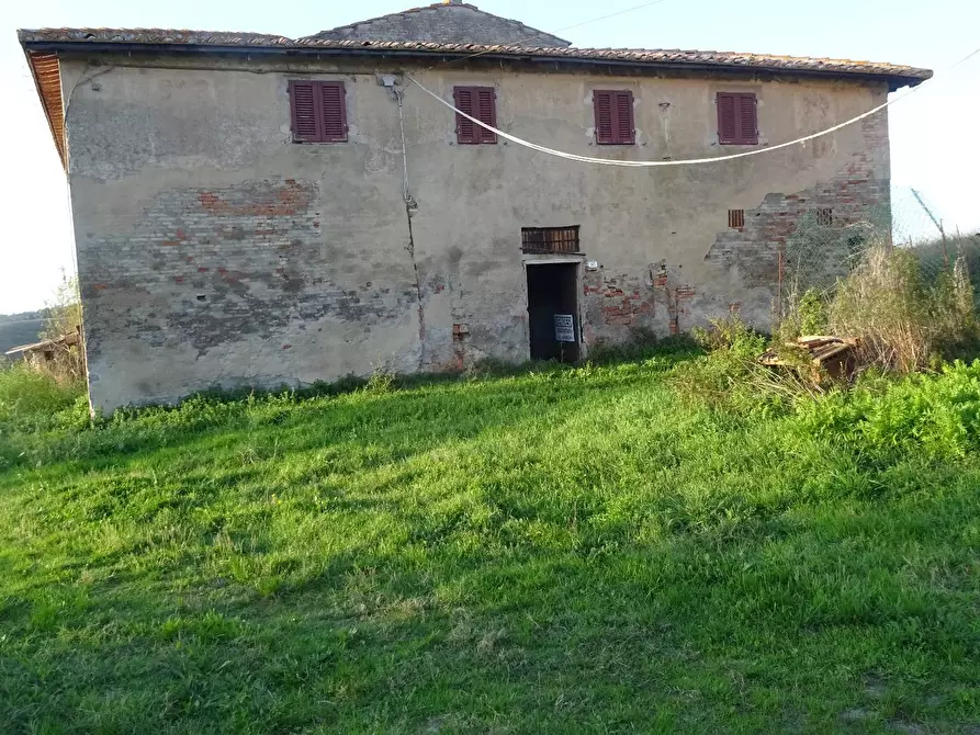 Immagine 2 di Rustico / casale in vendita  a Capraia E Limite