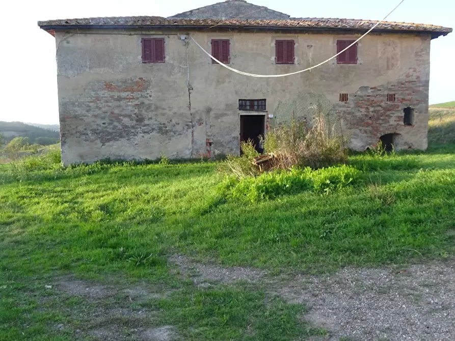 Immagine 23 di Rustico / casale in vendita  a Capraia E Limite