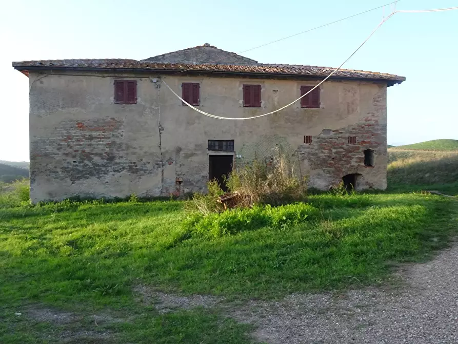 Immagine 26 di Rustico / casale in vendita  a Capraia E Limite
