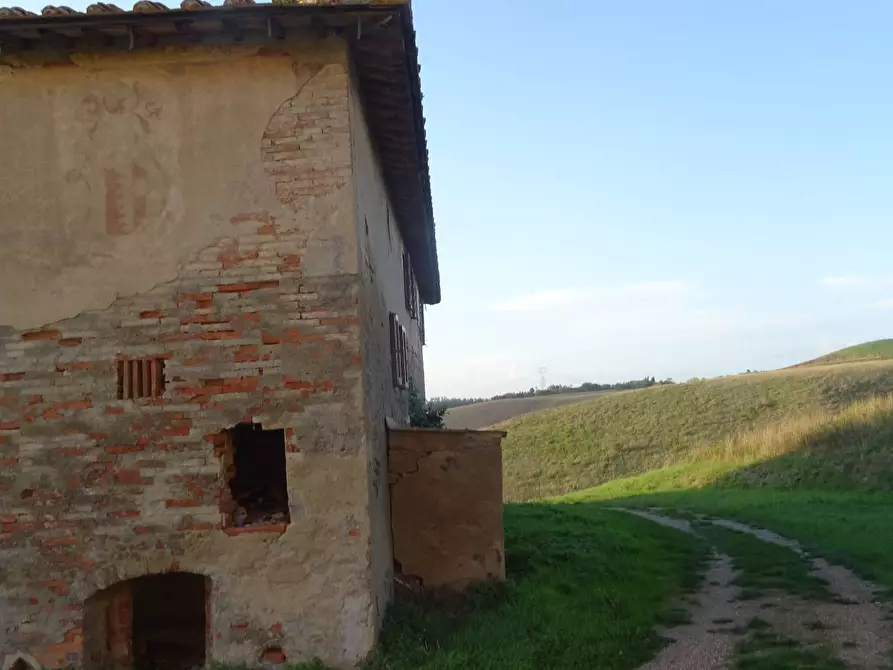 Immagine 27 di Rustico / casale in vendita  a Capraia E Limite