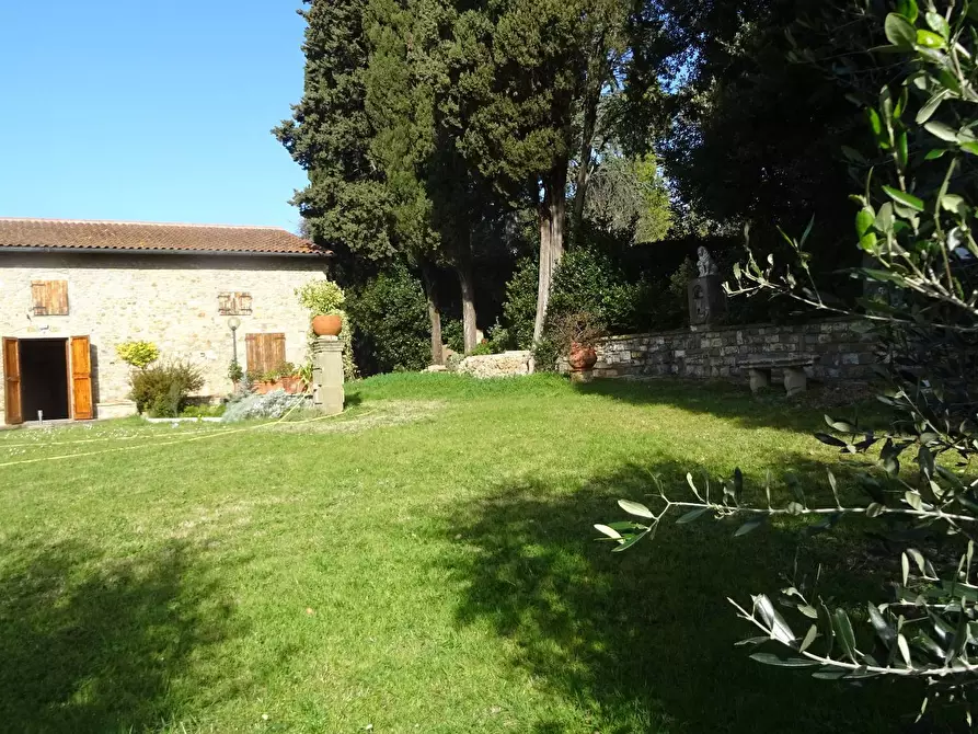 Immagine 2 di Villa in vendita  a Montespertoli