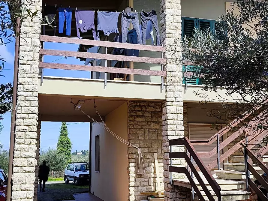 Immagine 3 di Villa in vendita  a Montespertoli