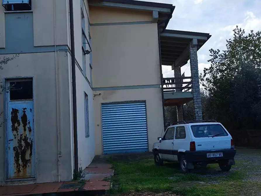 Immagine 36 di Villa in vendita  a Montespertoli