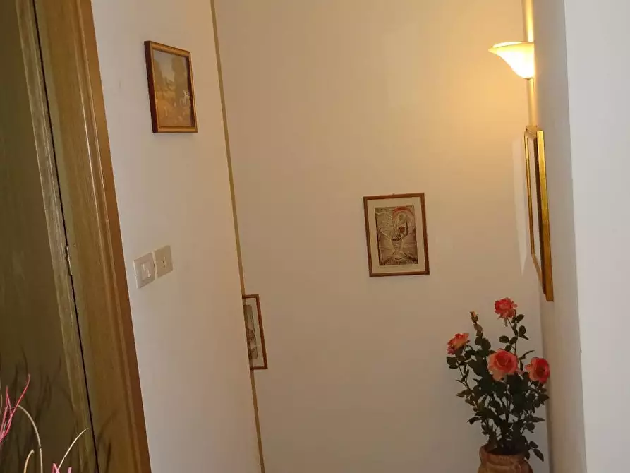 Immagine 9 di Villetta a schiera in vendita  a Capraia E Limite