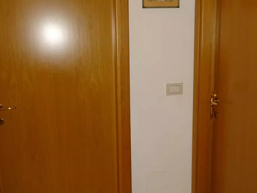 Immagine 10 di Villetta a schiera in vendita  a Capraia E Limite