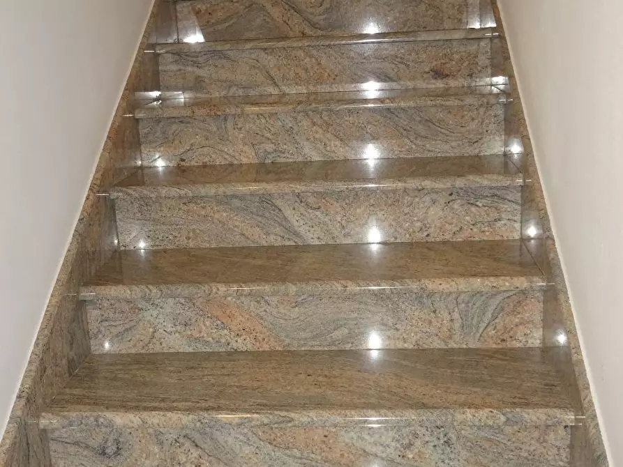 Immagine 11 di Villetta a schiera in vendita  a Capraia E Limite