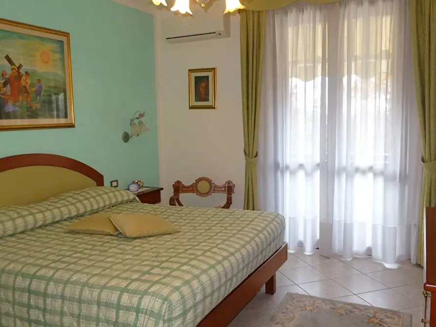 Immagine 15 di Villetta a schiera in vendita  a Capraia E Limite