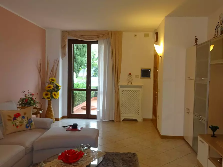 Immagine 18 di Villetta a schiera in vendita  a Capraia E Limite