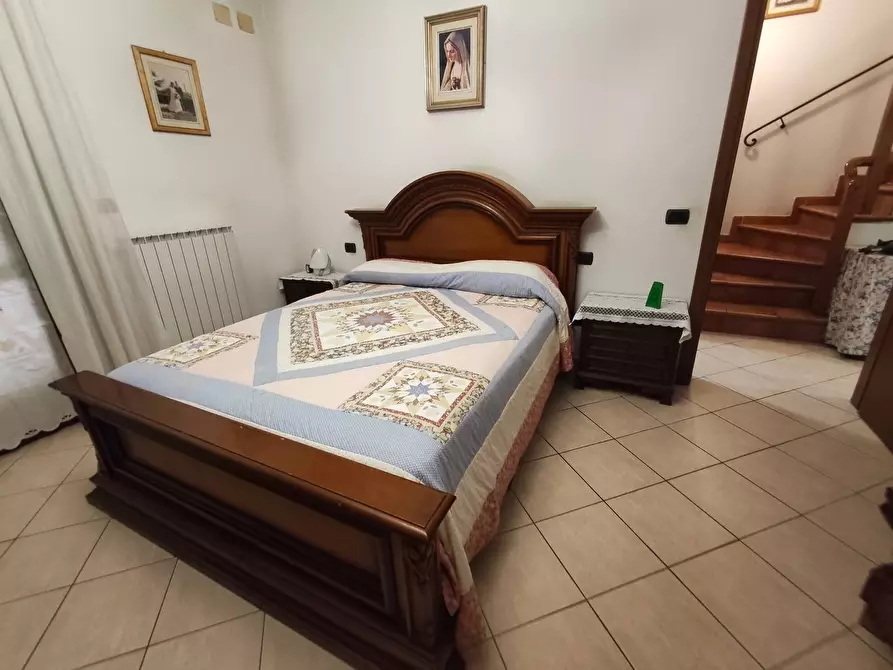 Immagine 24 di Villetta a schiera in vendita  a Montespertoli