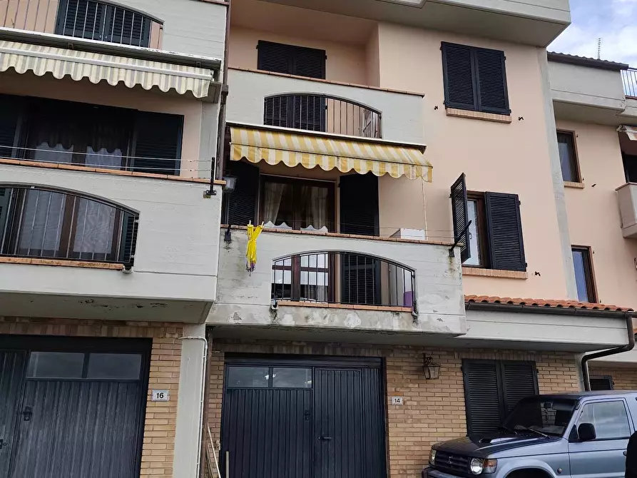 Immagine 44 di Villetta a schiera in vendita  a Montespertoli