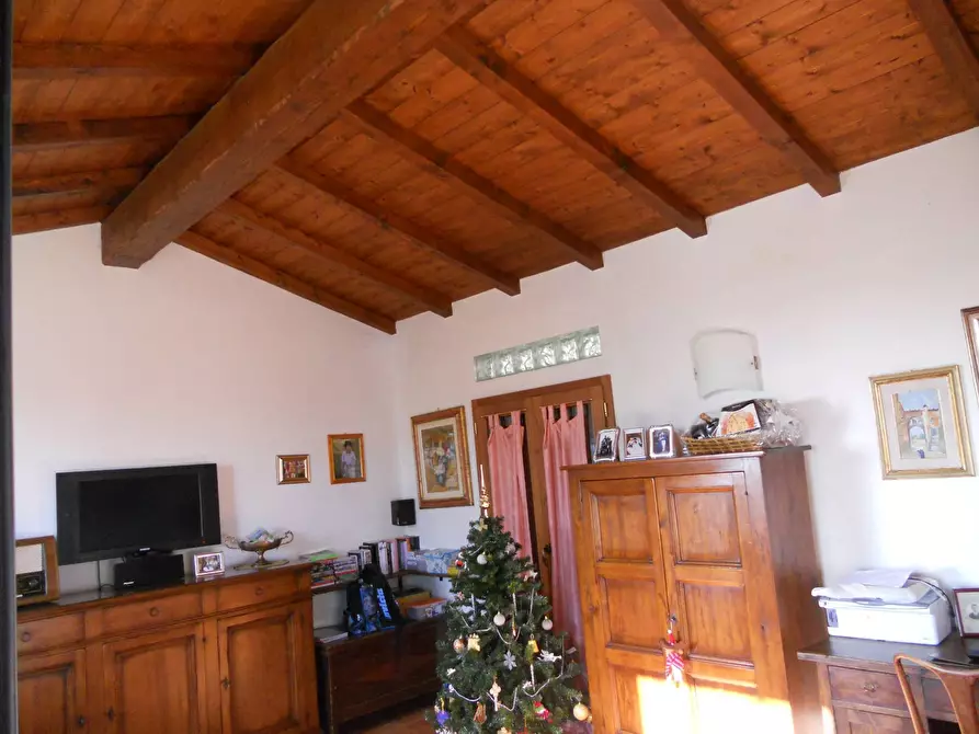 Immagine 2 di Villa in vendita  a Montespertoli