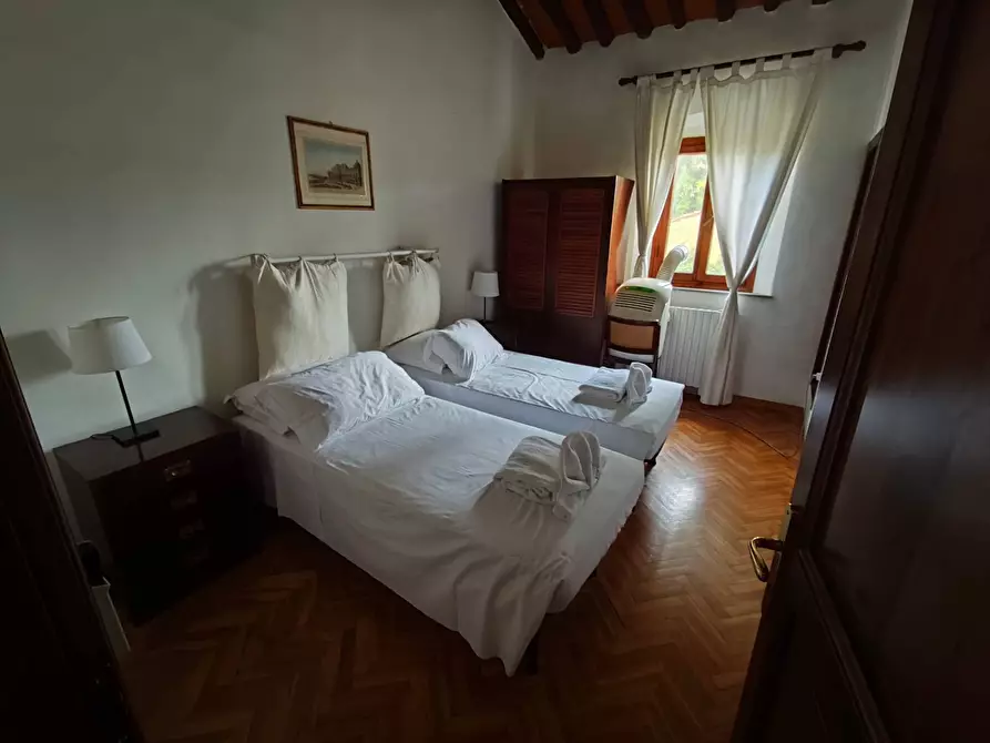 Immagine 11 di Villa in vendita  a Montespertoli