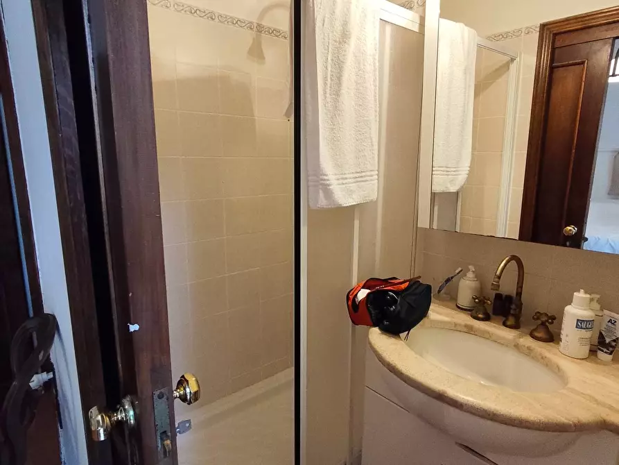 Immagine 42 di Villa in vendita  a Montespertoli