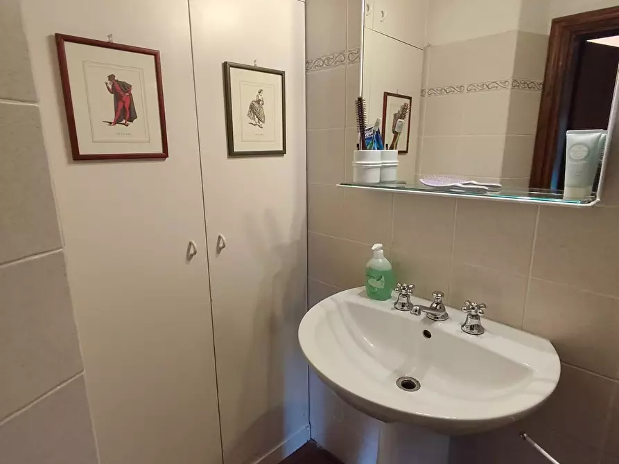 Immagine 60 di Villa in vendita  a Montespertoli