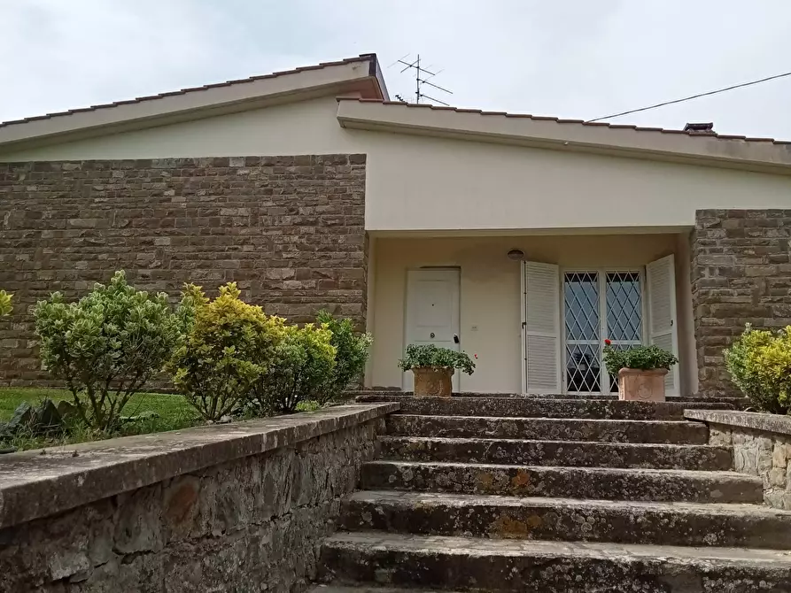 Immagine 2 di Villa in vendita  a Montelupo Fiorentino
