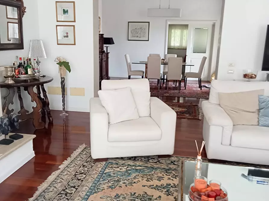Immagine 5 di Villa in vendita  a Montelupo Fiorentino