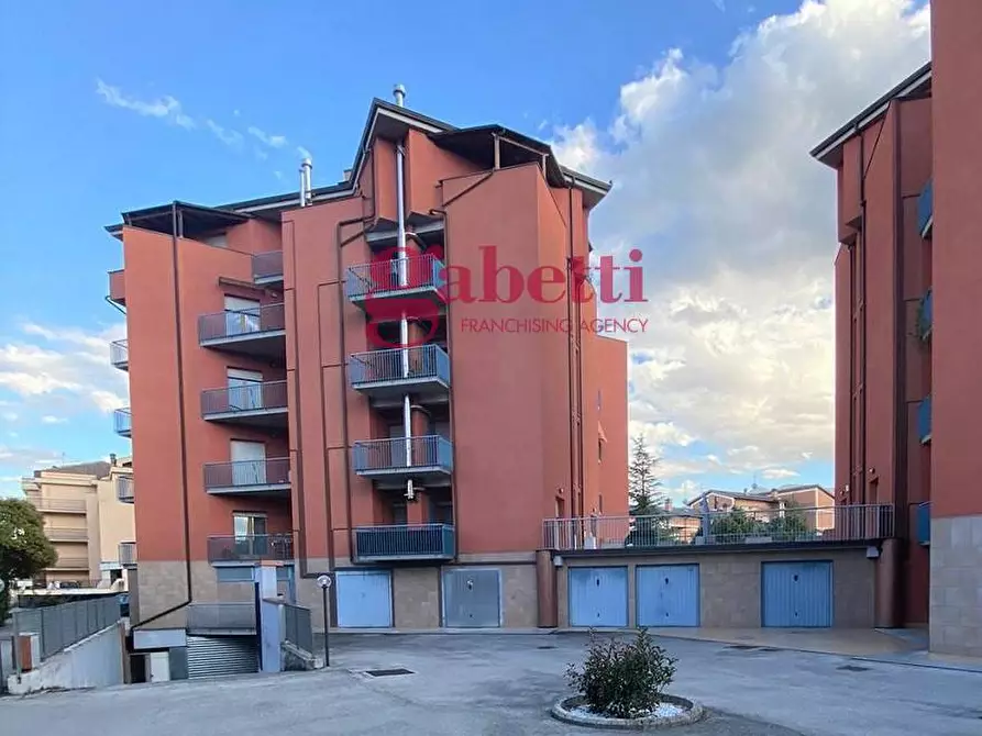 Immagine 1 di Appartamento in vendita  in Via degli Aragonesi a L'aquila