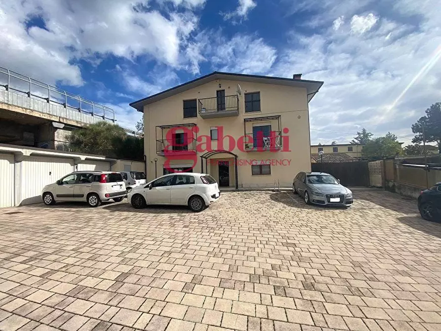 Immagine 1 di Appartamento in vendita  in Strada Vicinale di Paganica a L'aquila