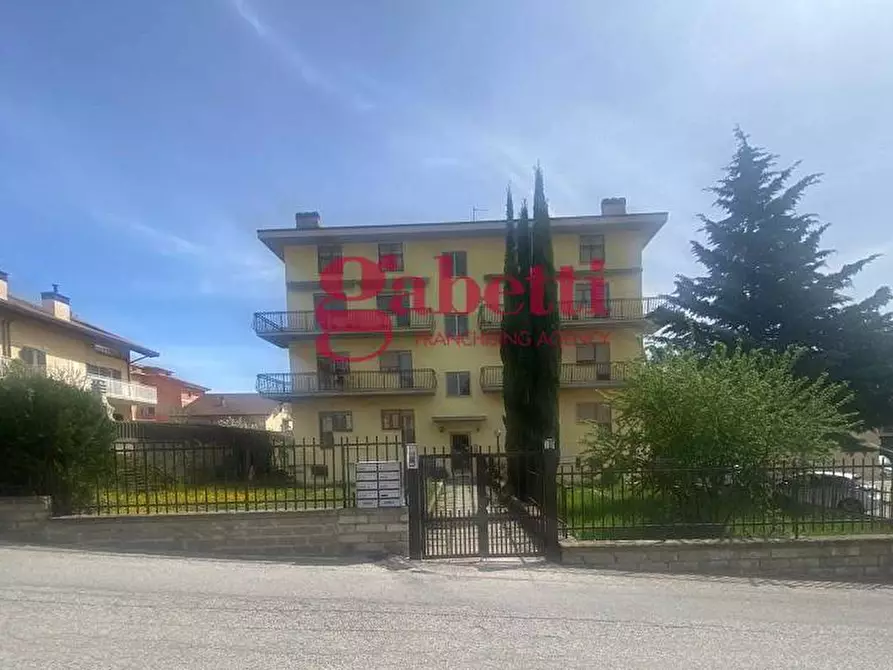 Immagine 1 di Appartamento in vendita  in via Sila Persichelli a L'aquila