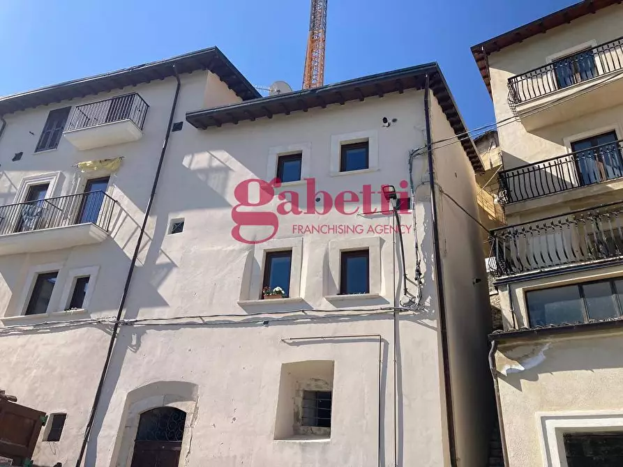 Immagine 1 di Casa semindipendente in vendita  in via del Balzo a Acciano