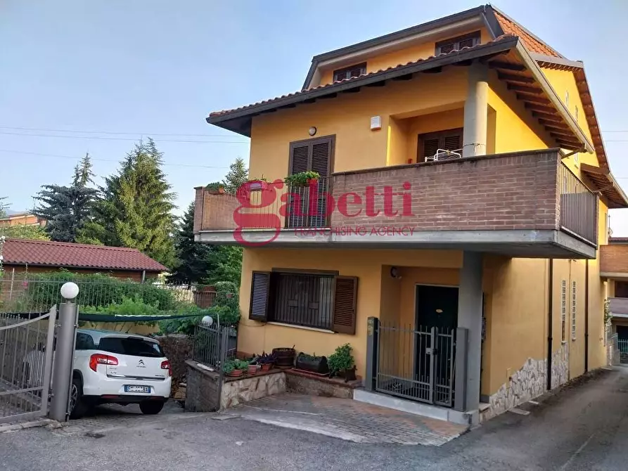 Immagine 1 di Casa semindipendente in vendita  in via M. Ghandi a L'aquila