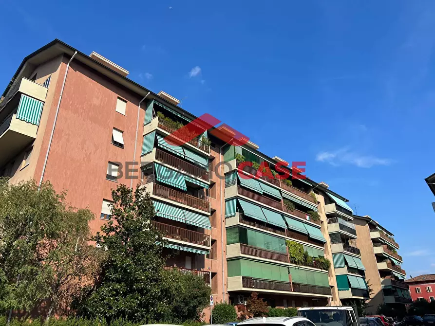 Immagine 9 di Appartamento in vendita  in Via Giosue' Carducci 3 a Bergamo
