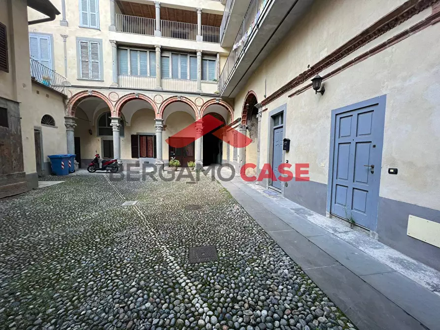 Immagine 8 di Appartamento in affitto  in Via Pignolo 112 a Bergamo