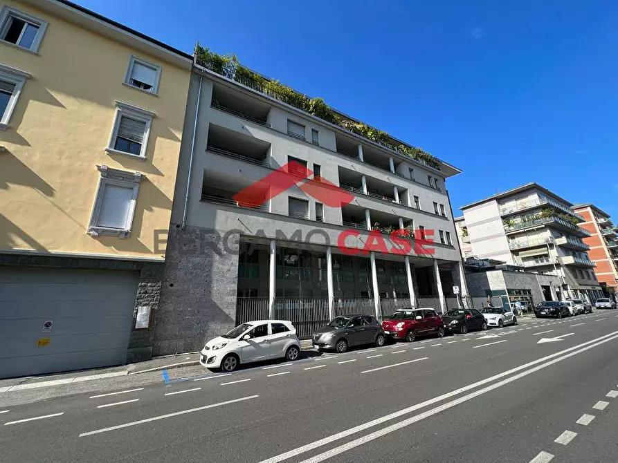 Immagine 6 di Ufficio in vendita  in Via Baschenis a Bergamo