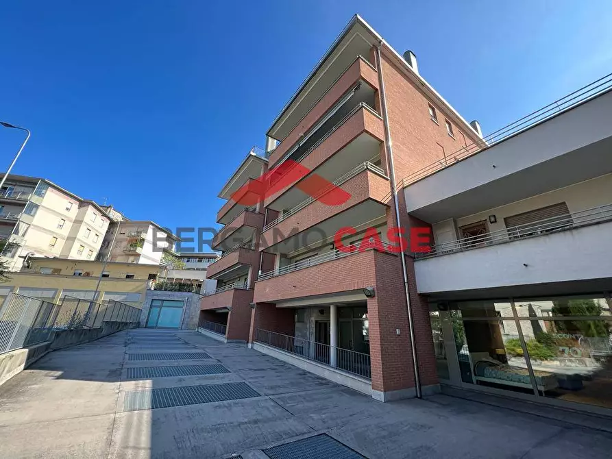 Immagine 8 di Ufficio in vendita  in Via Baschenis a Bergamo