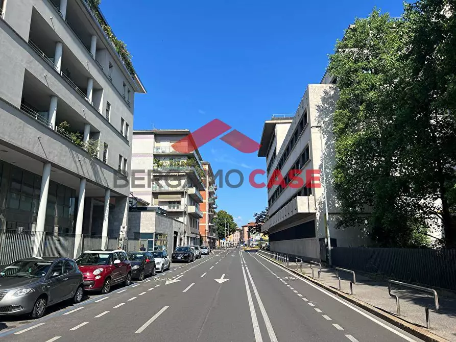 Immagine 9 di Ufficio in vendita  in Via Baschenis a Bergamo