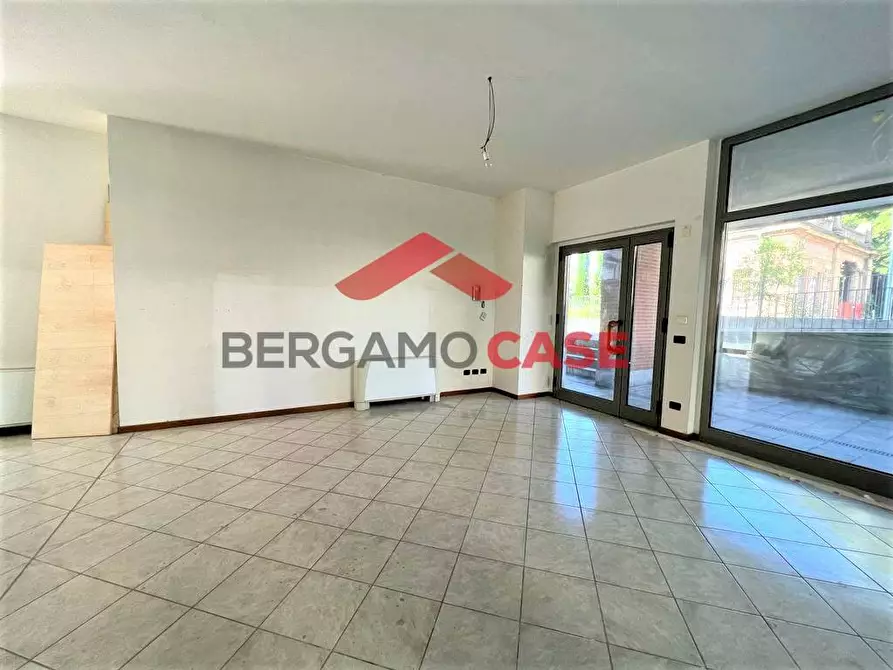 Immagine 4 di Ufficio in vendita  in Via Baschenis a Bergamo