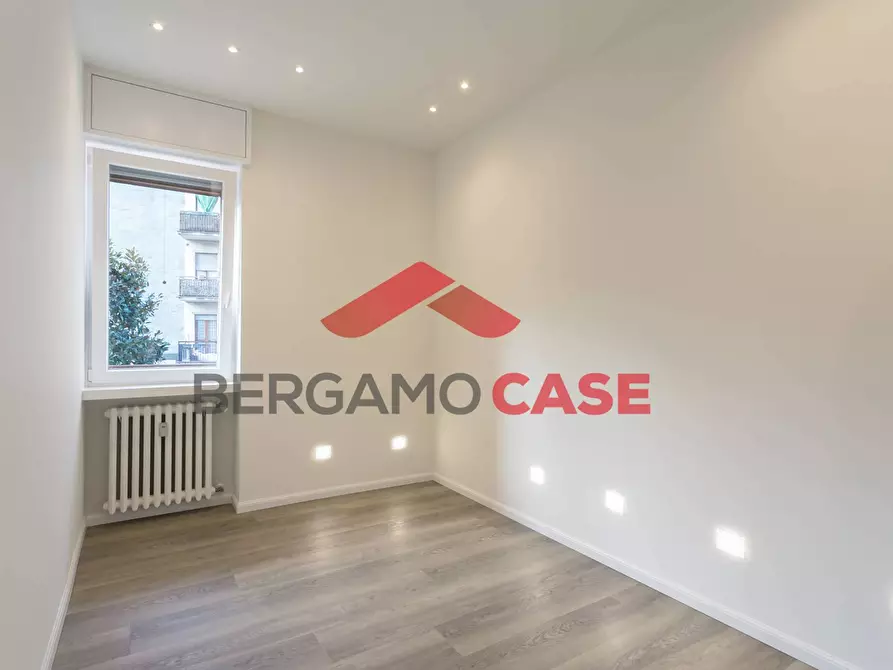 Immagine 5 di Appartamento in vendita  in Via A. Maj 26 a Bergamo