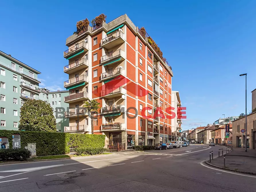 Immagine 10 di Appartamento in vendita  in Via A. Maj 26 a Bergamo
