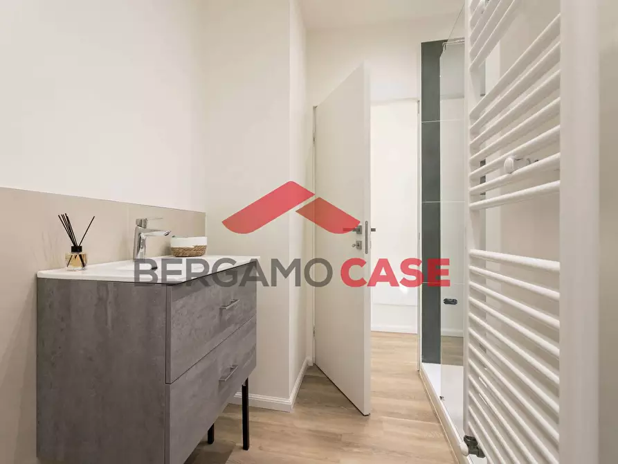 Immagine 6 di Appartamento in vendita  in Via A. Maj 26 a Bergamo