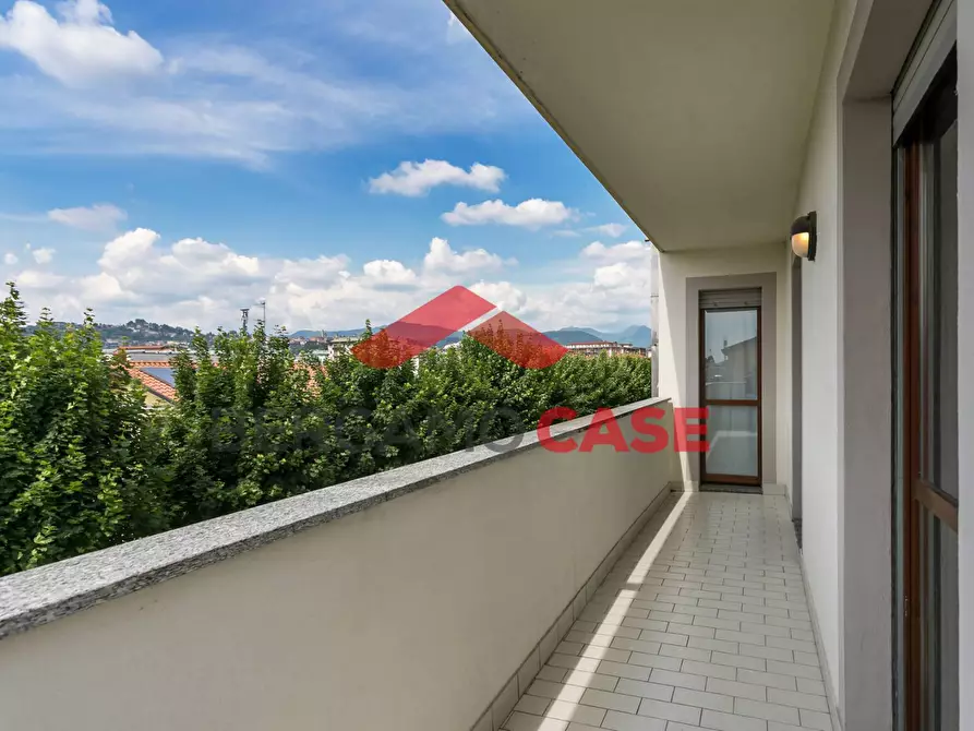 Immagine 11 di Appartamento in vendita  in Via Spino a Bergamo
