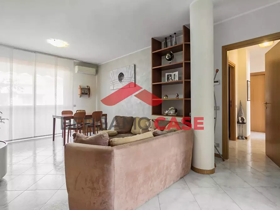 Immagine 2 di Appartamento in vendita  in Via Marconi a Seriate