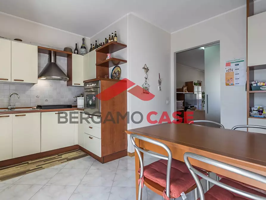 Immagine 3 di Appartamento in vendita  in Via Marconi a Seriate